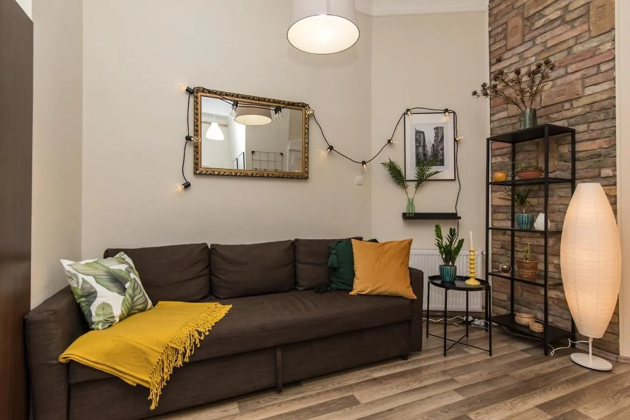 Cozy Nest In The Heart Of Budapest Apartment